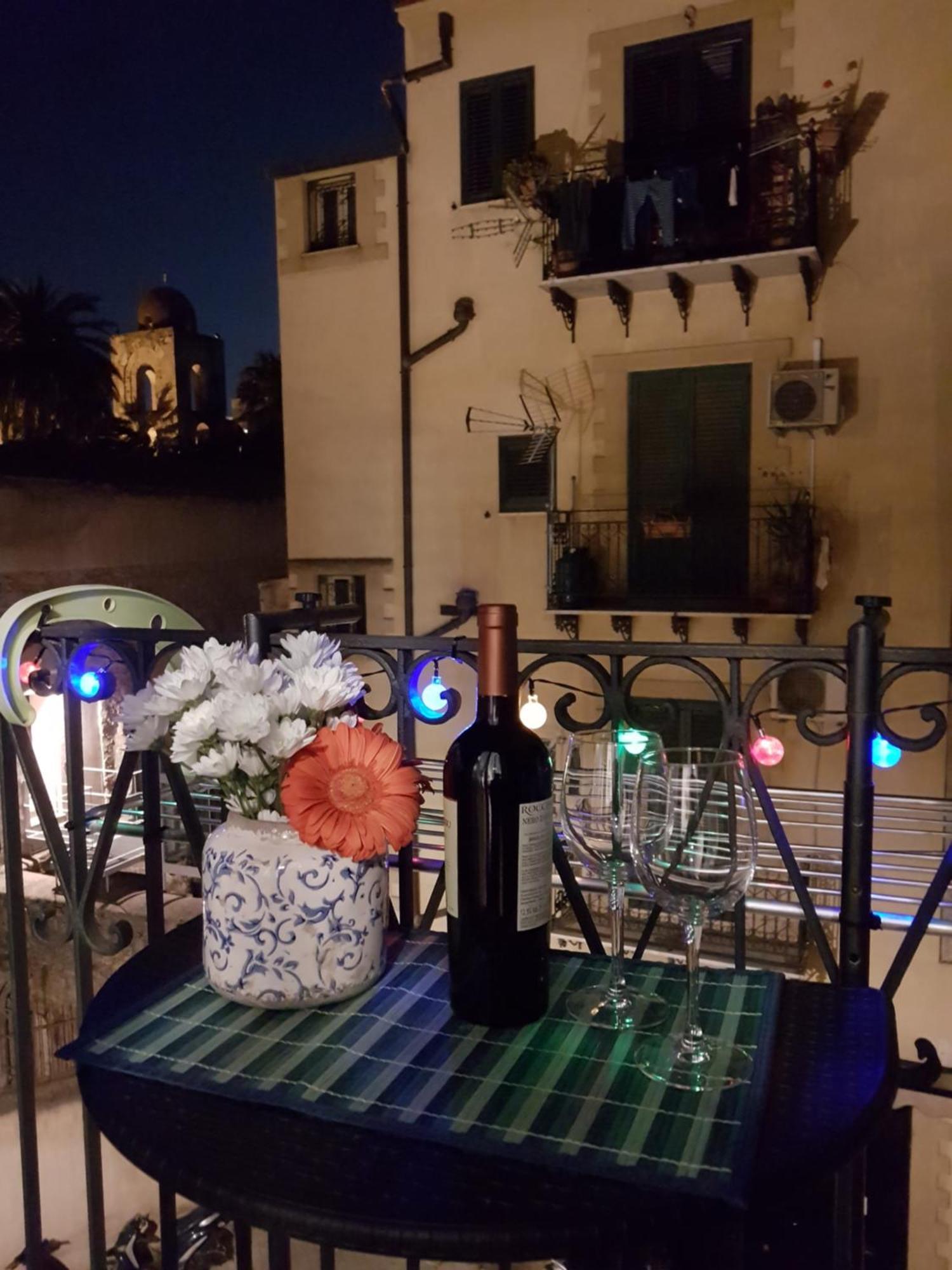 Casa Vacanze Villa D'Orleans Palermo Exteriör bild