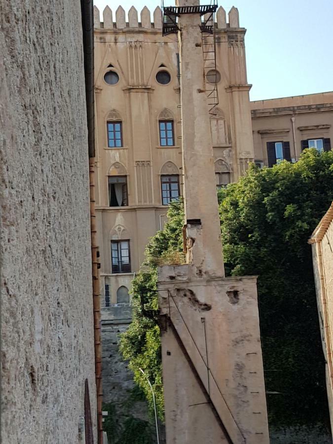 Casa Vacanze Villa D'Orleans Palermo Exteriör bild