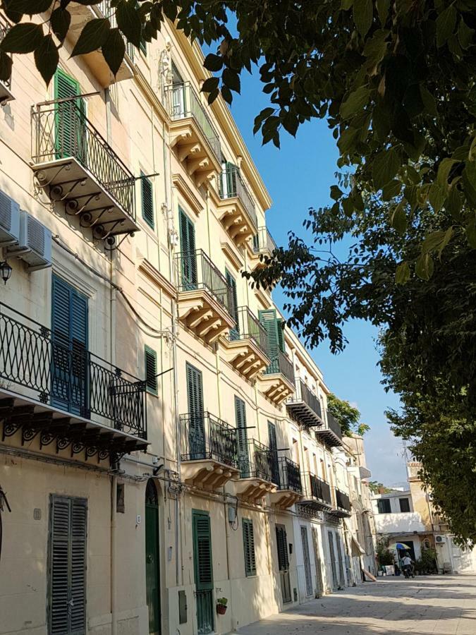 Casa Vacanze Villa D'Orleans Palermo Exteriör bild