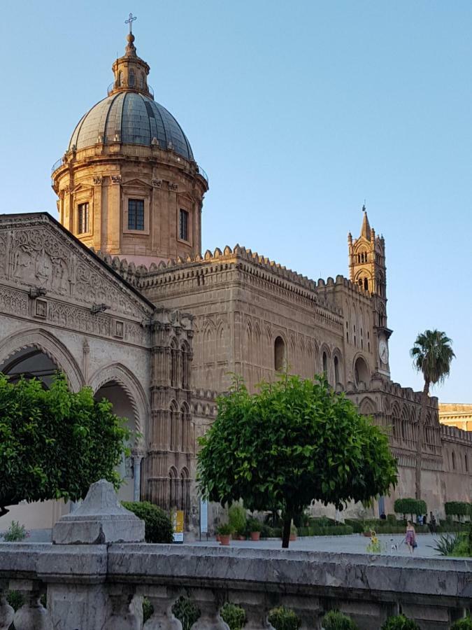 Casa Vacanze Villa D'Orleans Palermo Exteriör bild