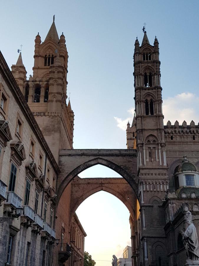 Casa Vacanze Villa D'Orleans Palermo Exteriör bild