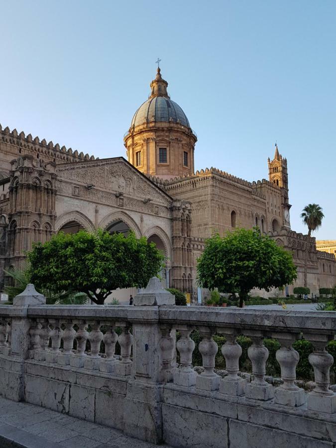 Casa Vacanze Villa D'Orleans Palermo Exteriör bild