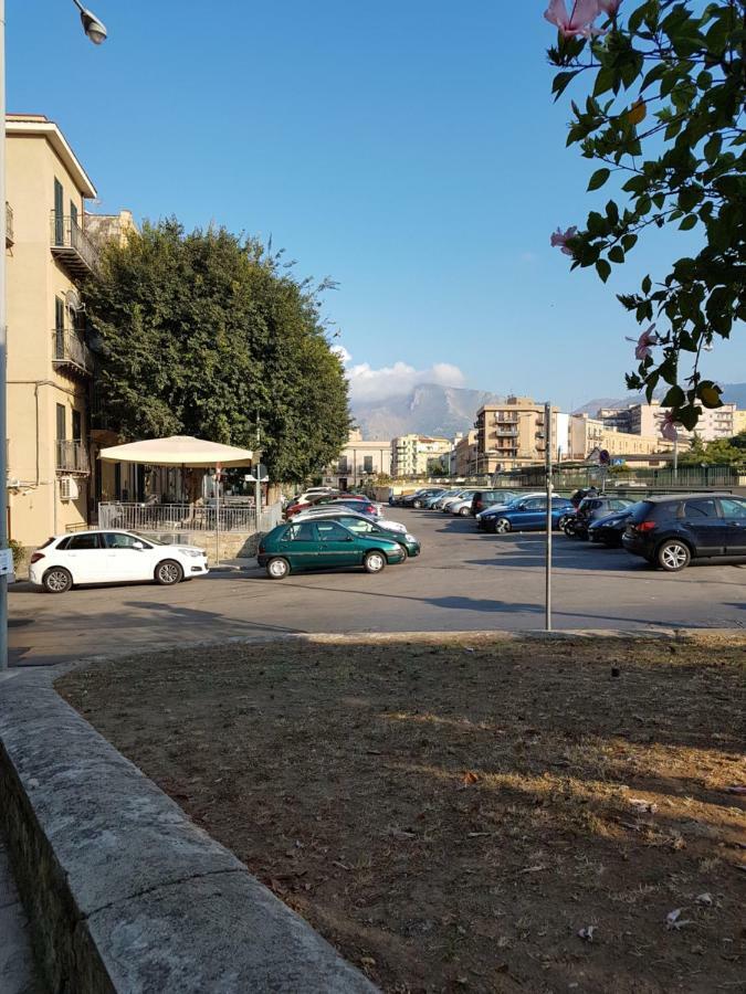 Casa Vacanze Villa D'Orleans Palermo Exteriör bild