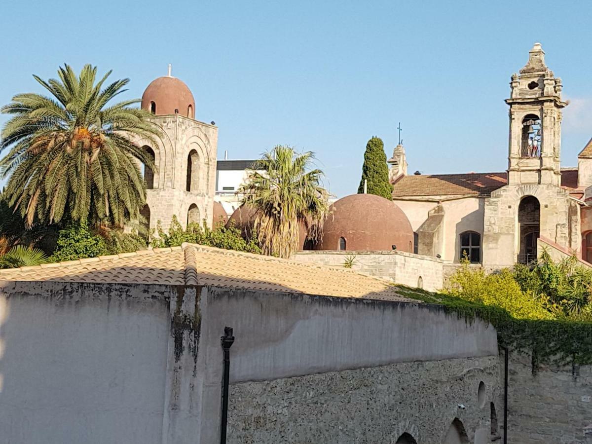 Casa Vacanze Villa D'Orleans Palermo Exteriör bild