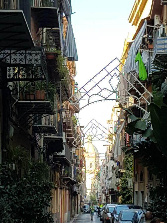 Casa Vacanze Villa D'Orleans Palermo Exteriör bild