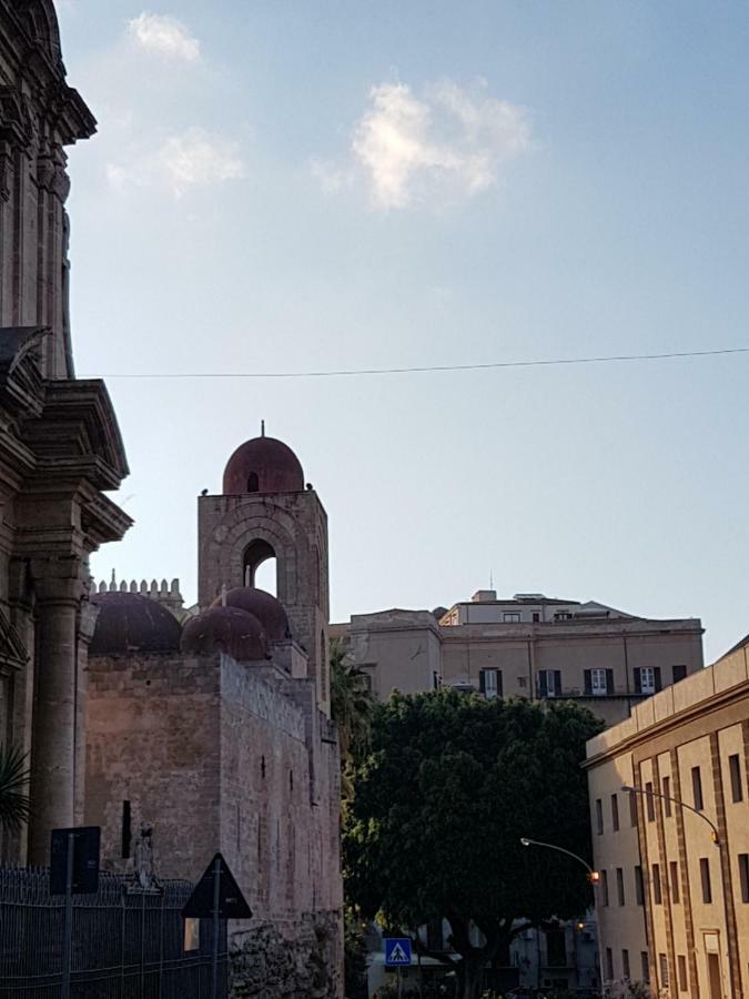 Casa Vacanze Villa D'Orleans Palermo Exteriör bild